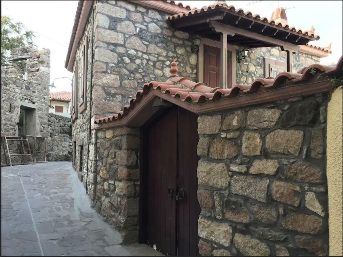 Villa Wood And Stone In The Path Of Lava Antissa Exterior foto